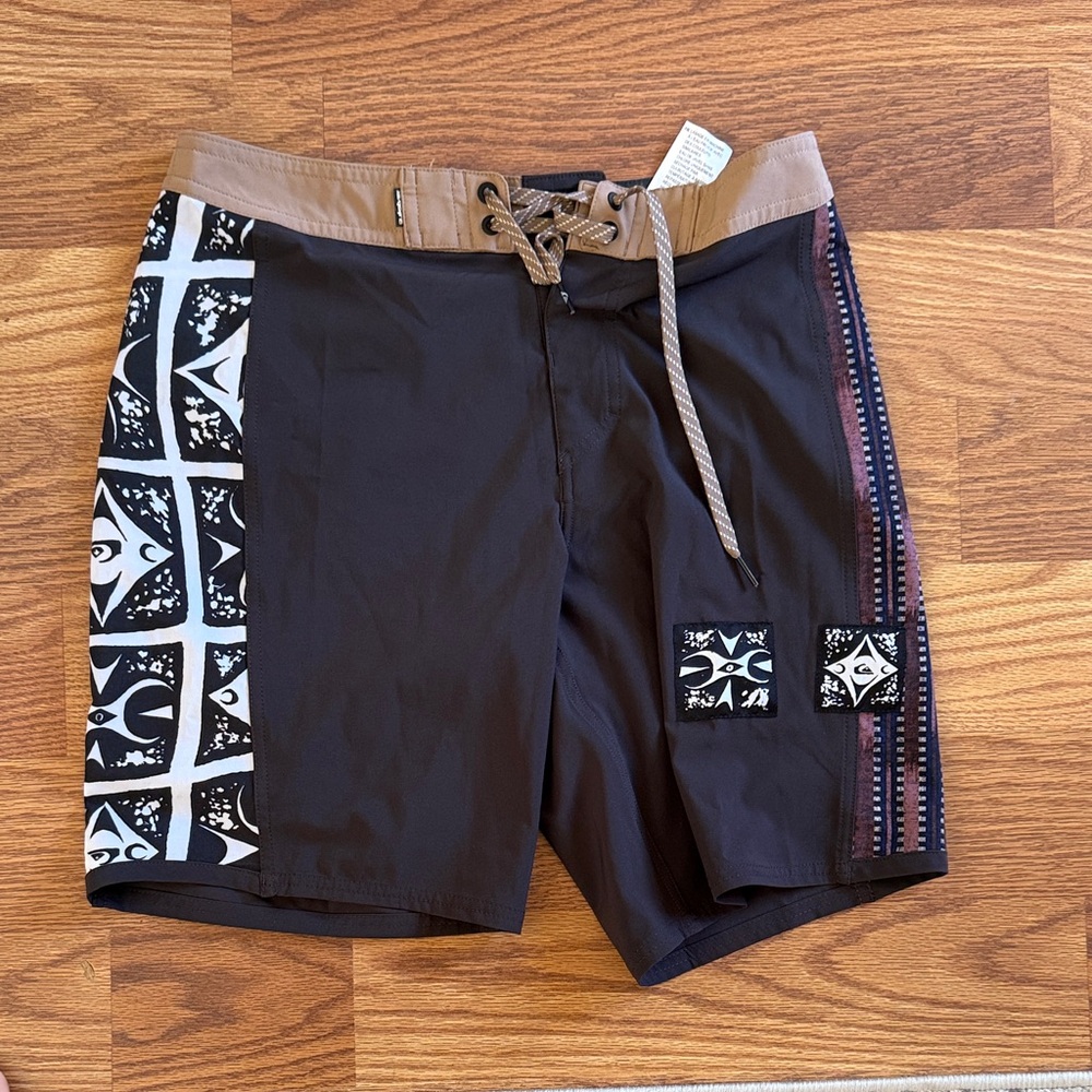 QUIKSILVER board shorts size 29